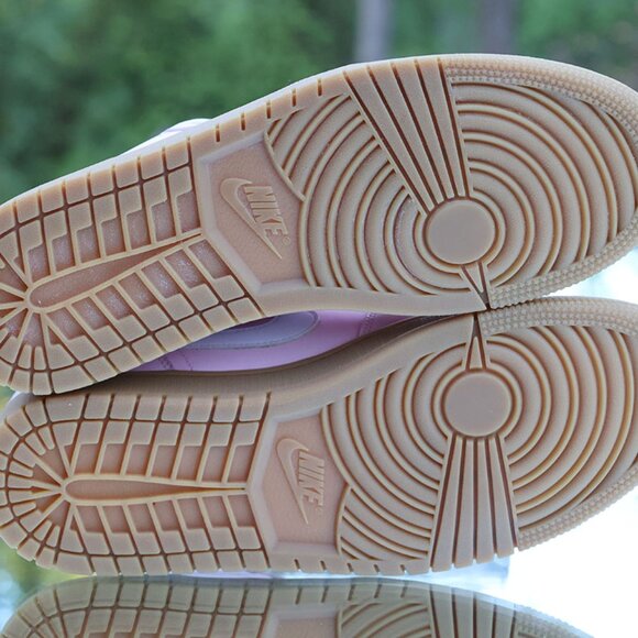 Air Jordan 1 Low Arctic Pink Gum - Picture 13 of 13